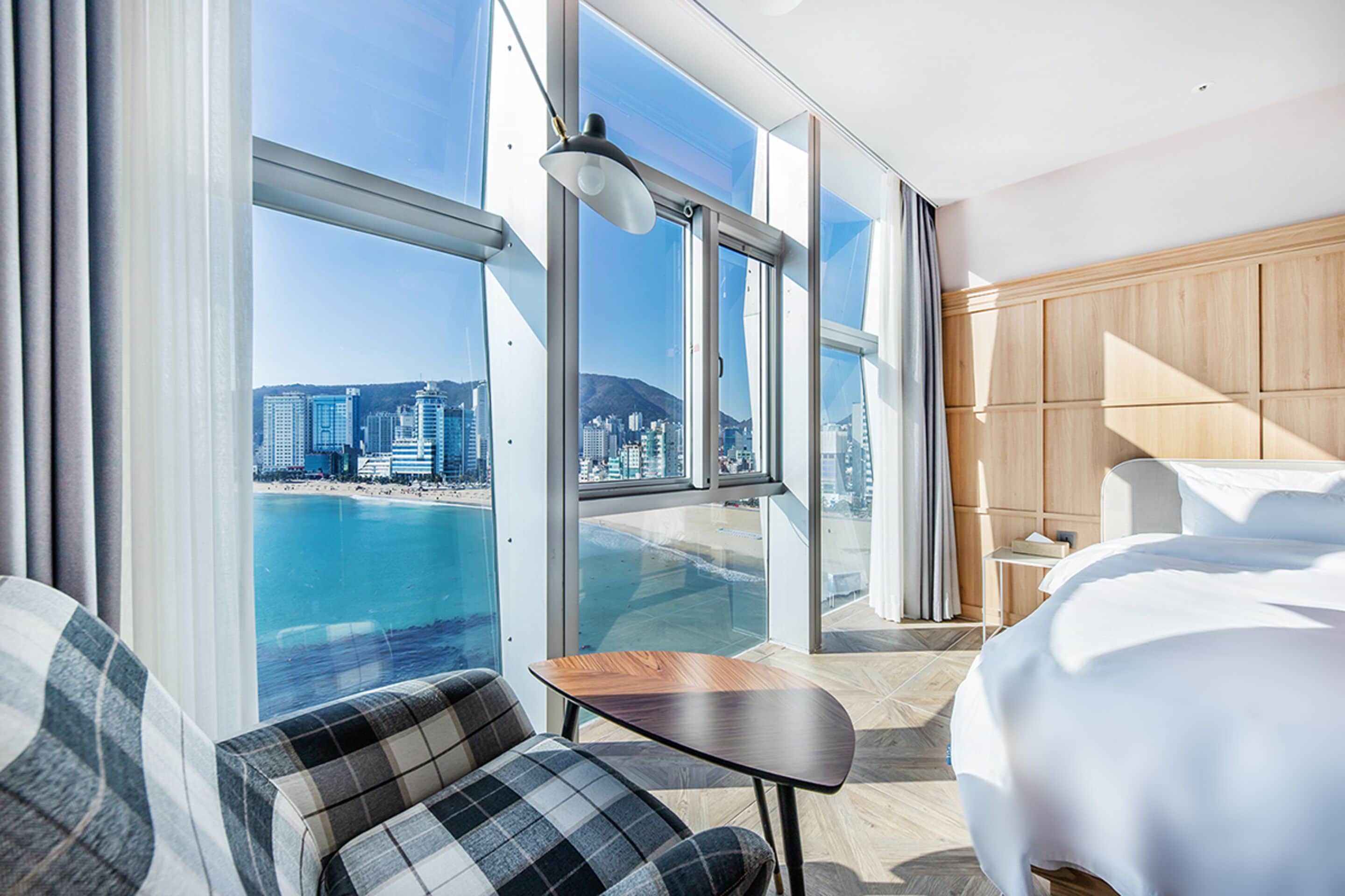 golden suite room --breakfast included,unlimted starbucks coffee bean,ott available,15pm ci/13pm co | 1 bedroom, premium bedding, down duvets, in-room safe