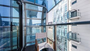 Standard Terrace Room -Breakfast Included,Unlimted Starbucks Coffee Bean,OTT Available | Balcony