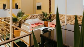 Habitación estándar con 2 camas individuales | Terraza o patio