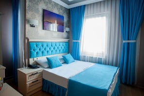 In-room safe, free WiFi, bed sheets - Sirkeci Grand Hurriyet Hotel (Istanbul)