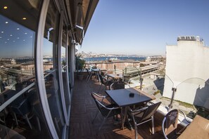 Daily full breakfast (EUR 8 per person)