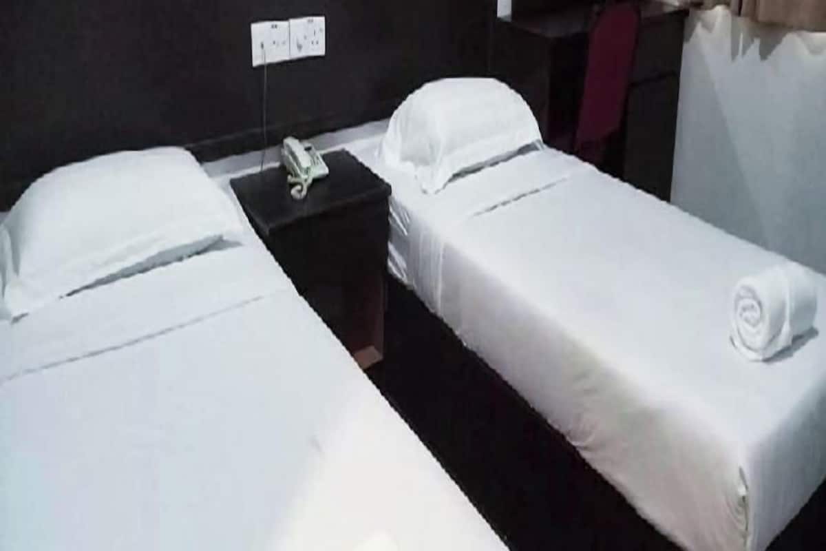 Desk, blackout drapes, iron/ironing board, free WiFi