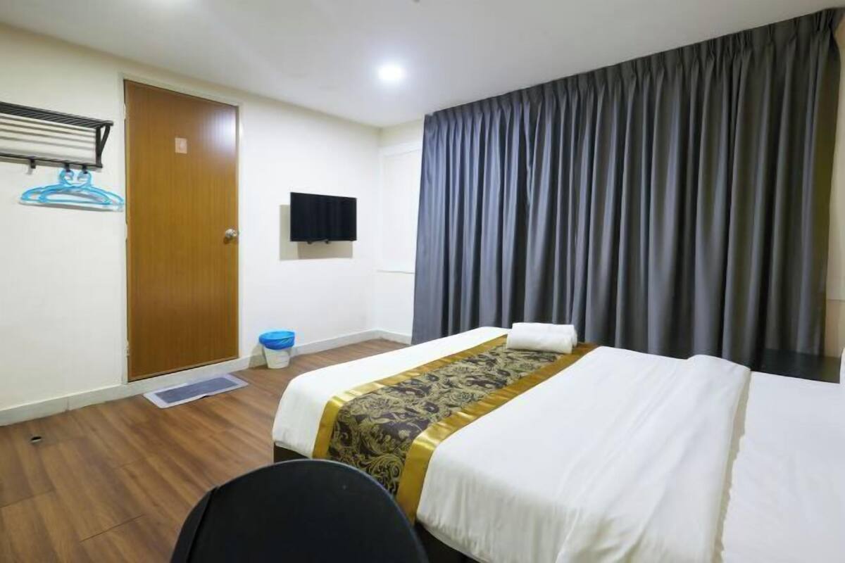 Desk, blackout curtains, iron/ironing board, free WiFi