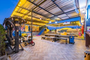 Área de juegos infantiles al aire libre