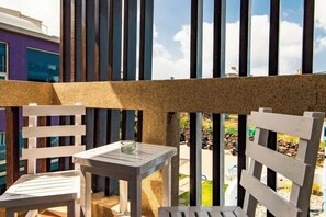 客室ごとに異なる装飾、客室ごとに異なるインテリア、デスク、WiFi (無料)