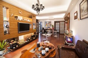 Flat-screen TV - Sea, to Stay (Magong)