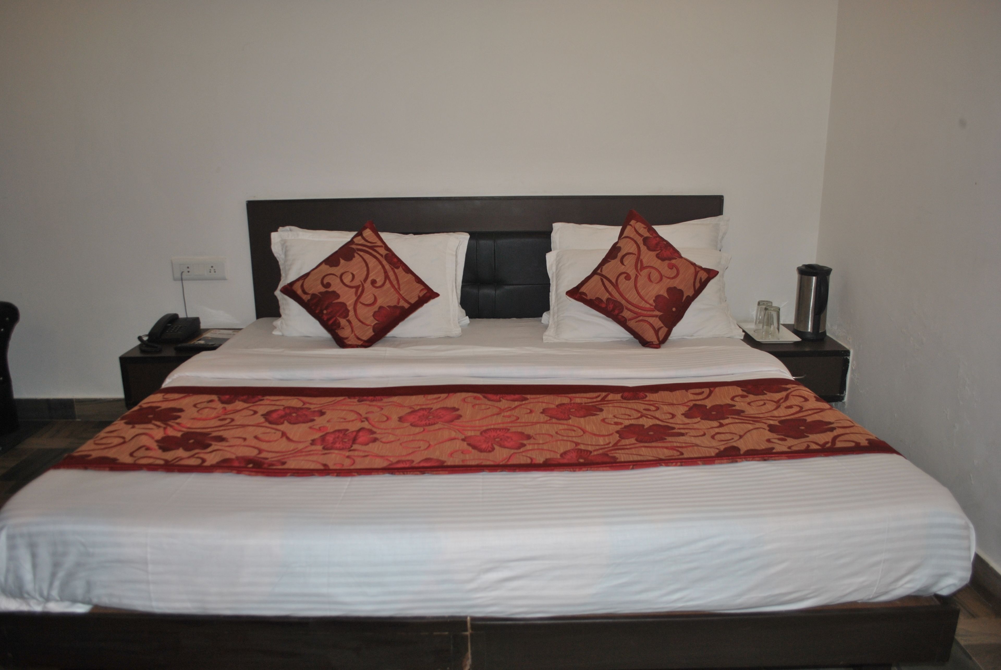 Soundproofing, iron/ironing board, free WiFi