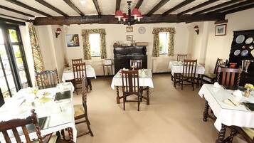 Sudah termasuk sarapan ala Inggris setiap hari