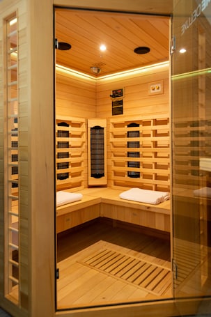 Sauna. Apartmaji bungalovi i sotorisce Silva