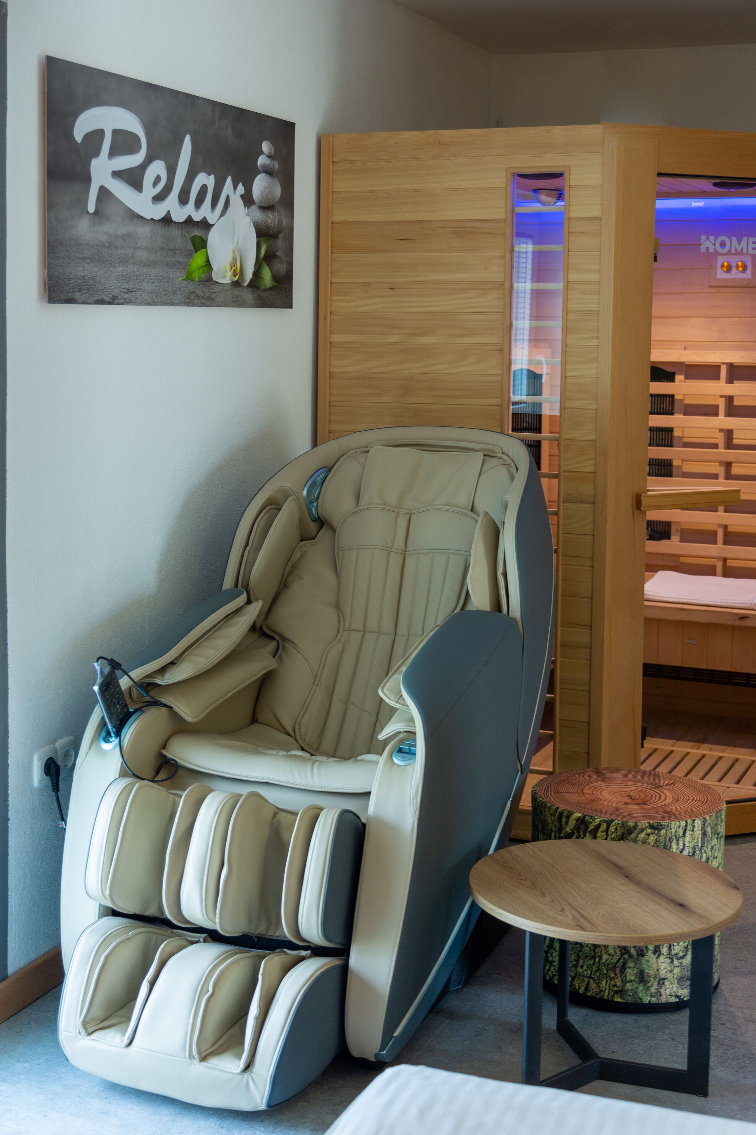 Habitación doble Deluxe | Decoración personalizada, muebles diferentes y cortinas blackout 