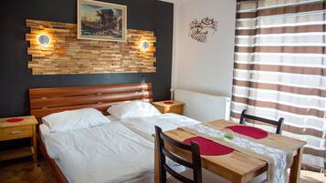 Estudio (Room 3) | Decoración individual, mobiliario individual, cortinas opacas