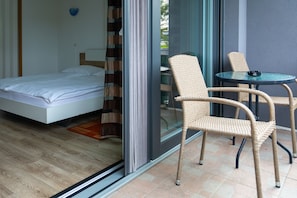 Studio (Room 5) | Terras