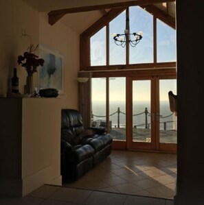 Premier Cottage | Living area