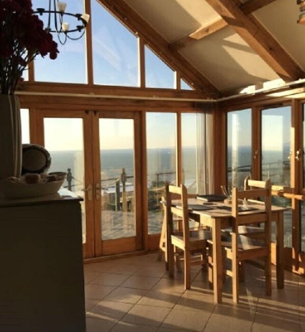 Premier Cottage | Living area