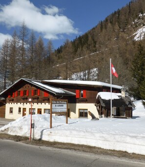 Front of property - Gîte de Pralong (Anniviers)