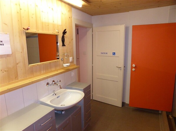 Bathroom - Gîte de Pralong (Anniviers)