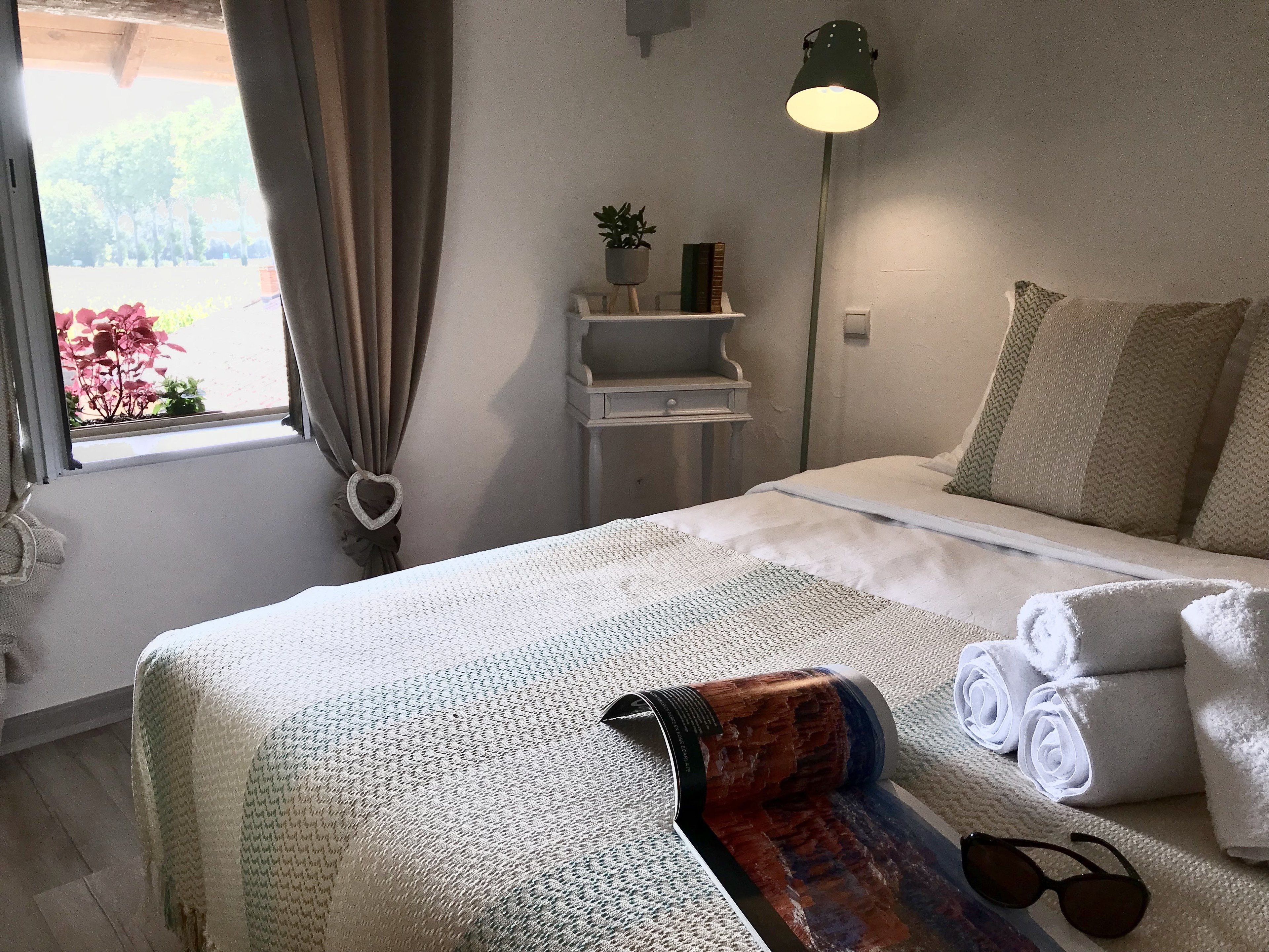 comfort double room | 1 bedroom, individually decorated, individually furnished