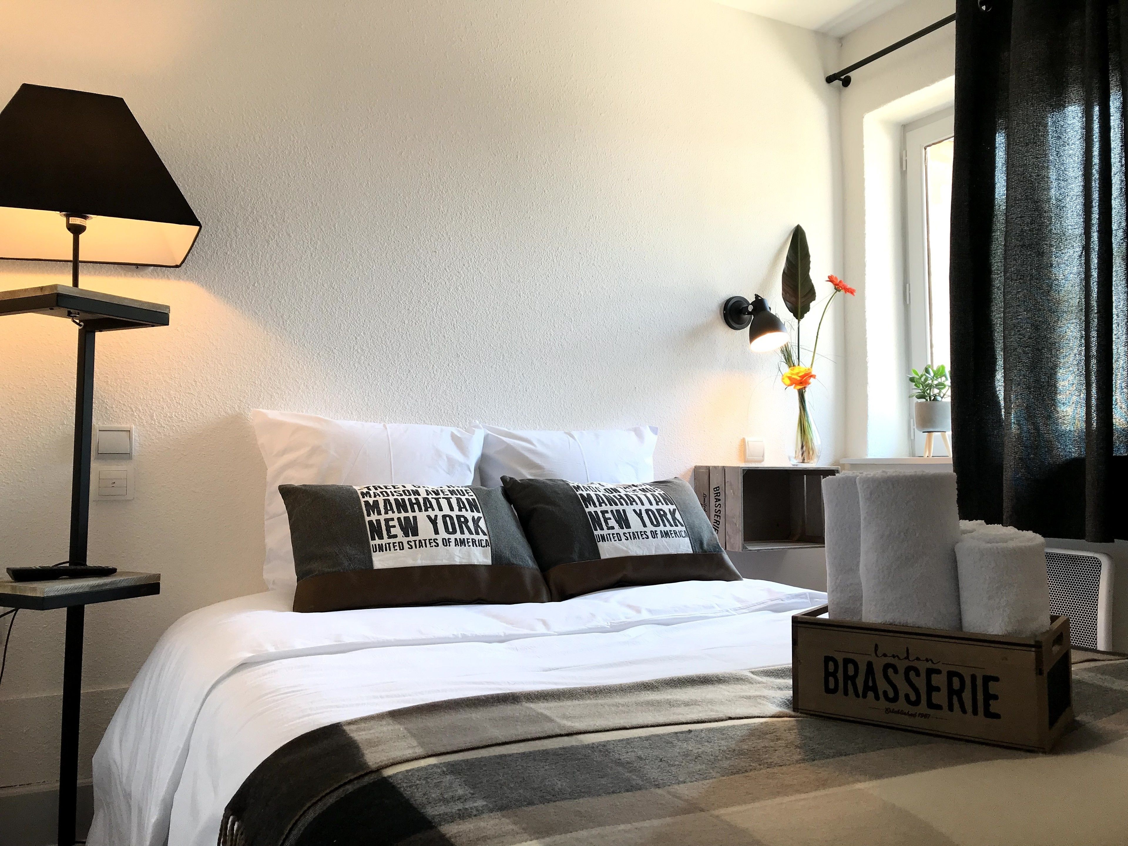 economy double room | 1 bedroom, individually decorated, individually furnished