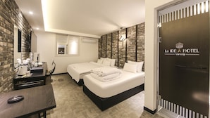Superior Room | Laptop workspace, soundproofing, WiFi (free), individually decorated