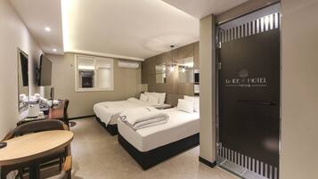 Superior Room | Individually decorated, individually furnished, laptop workspace