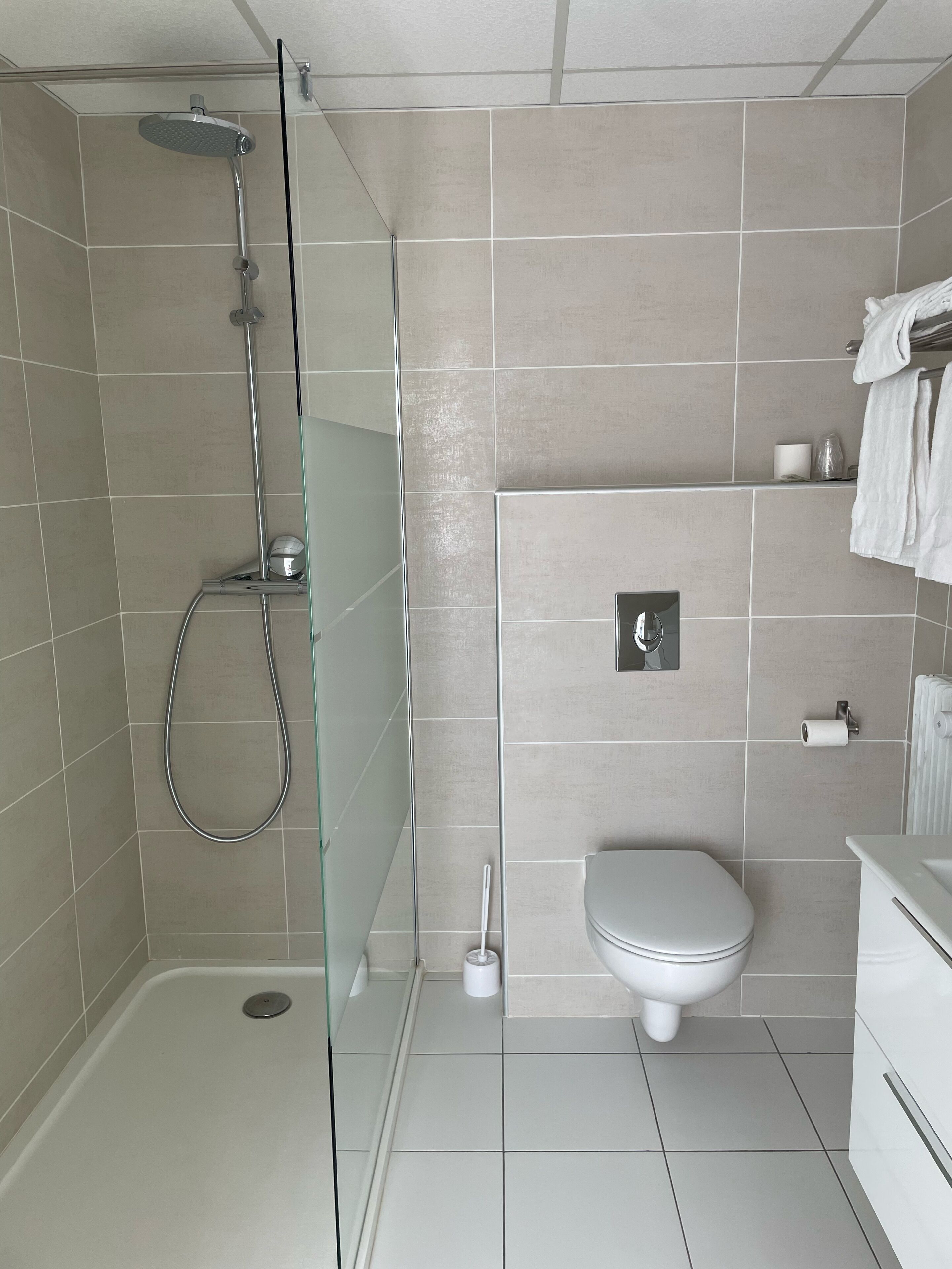 twin room, balcony | bathroom | free toiletries, hair dryer, towels