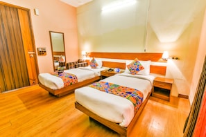 Desk, rollaway beds, free WiFi