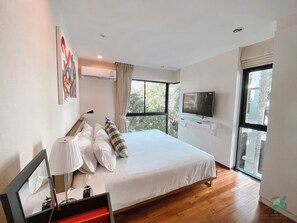 One-Bedroom Apartment | Coffres-forts dans les chambres, décoration personnalisée