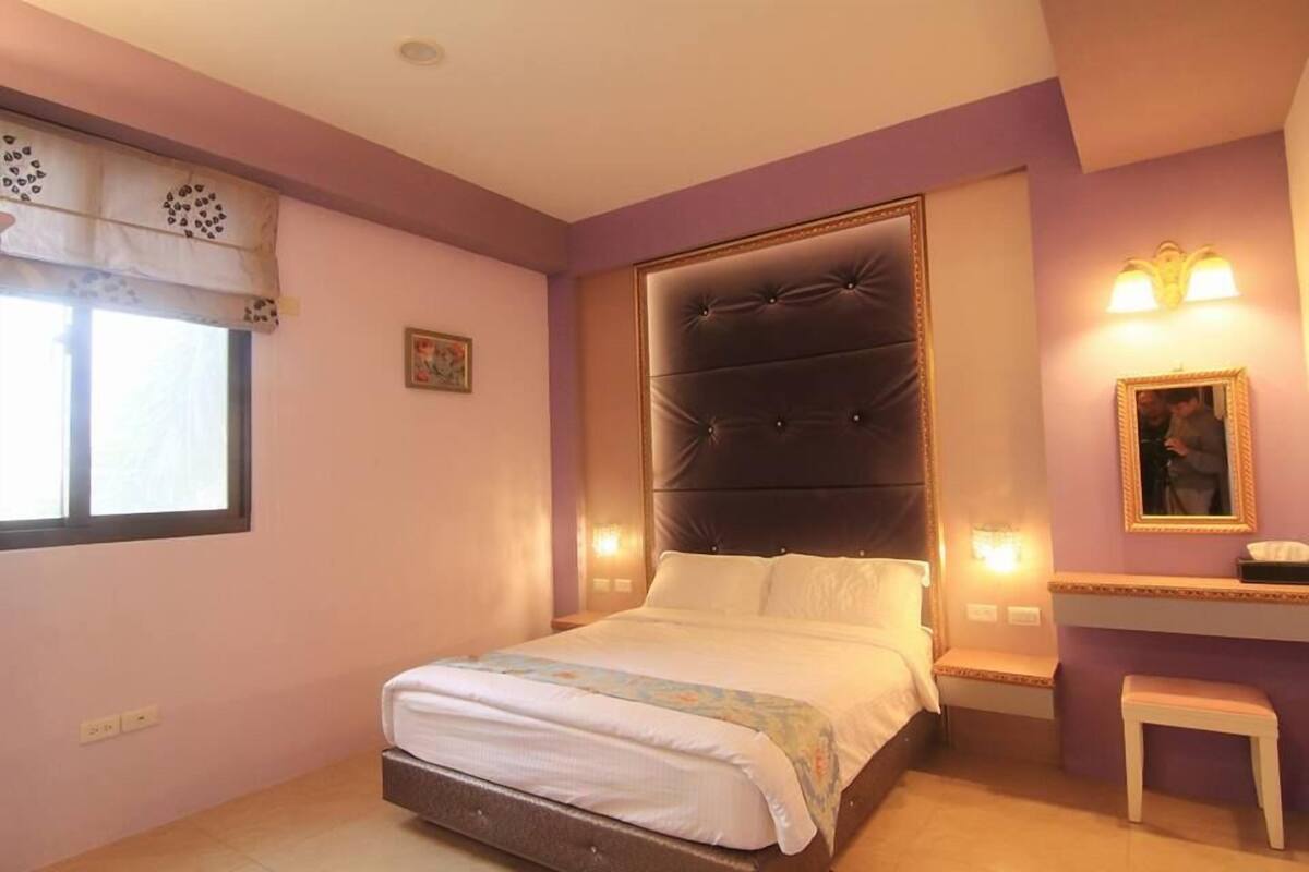 302 | Desk, soundproofing, free WiFi, bed sheets