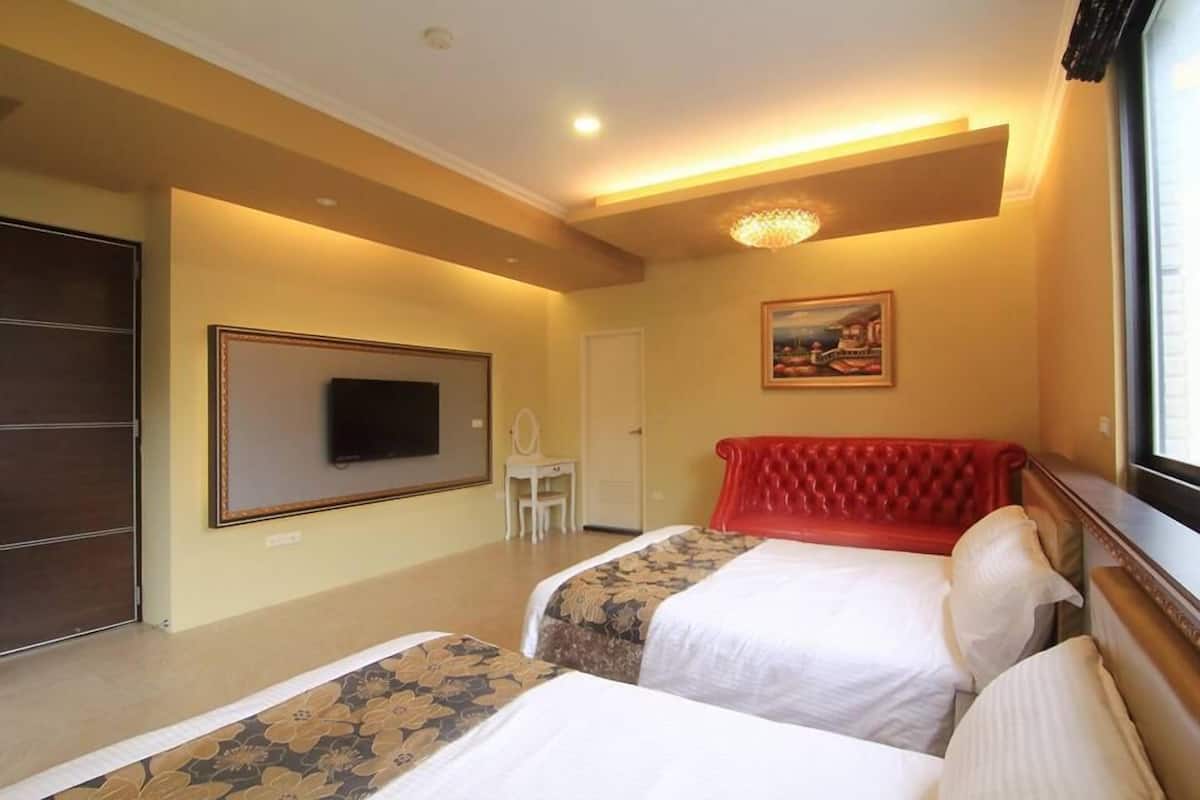 201 | Desk, soundproofing, free WiFi, bed sheets