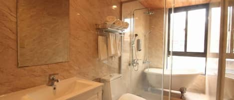 Chambre Quadruple | Salle de bain