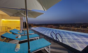 Indoor pool - Lemon Tree Hotel Amritsar (Amritsar)