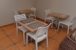 Daily English breakfast (BWP 50 per person) - Corner Cottage Bed and Breakfast (Gaborone)