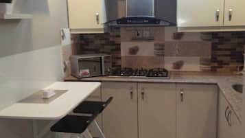 Fridge, microwave, stovetop