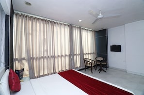 Deluxe Double or Twin Room, 1 King Bed