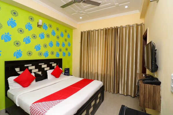 Free WiFi, bed sheets