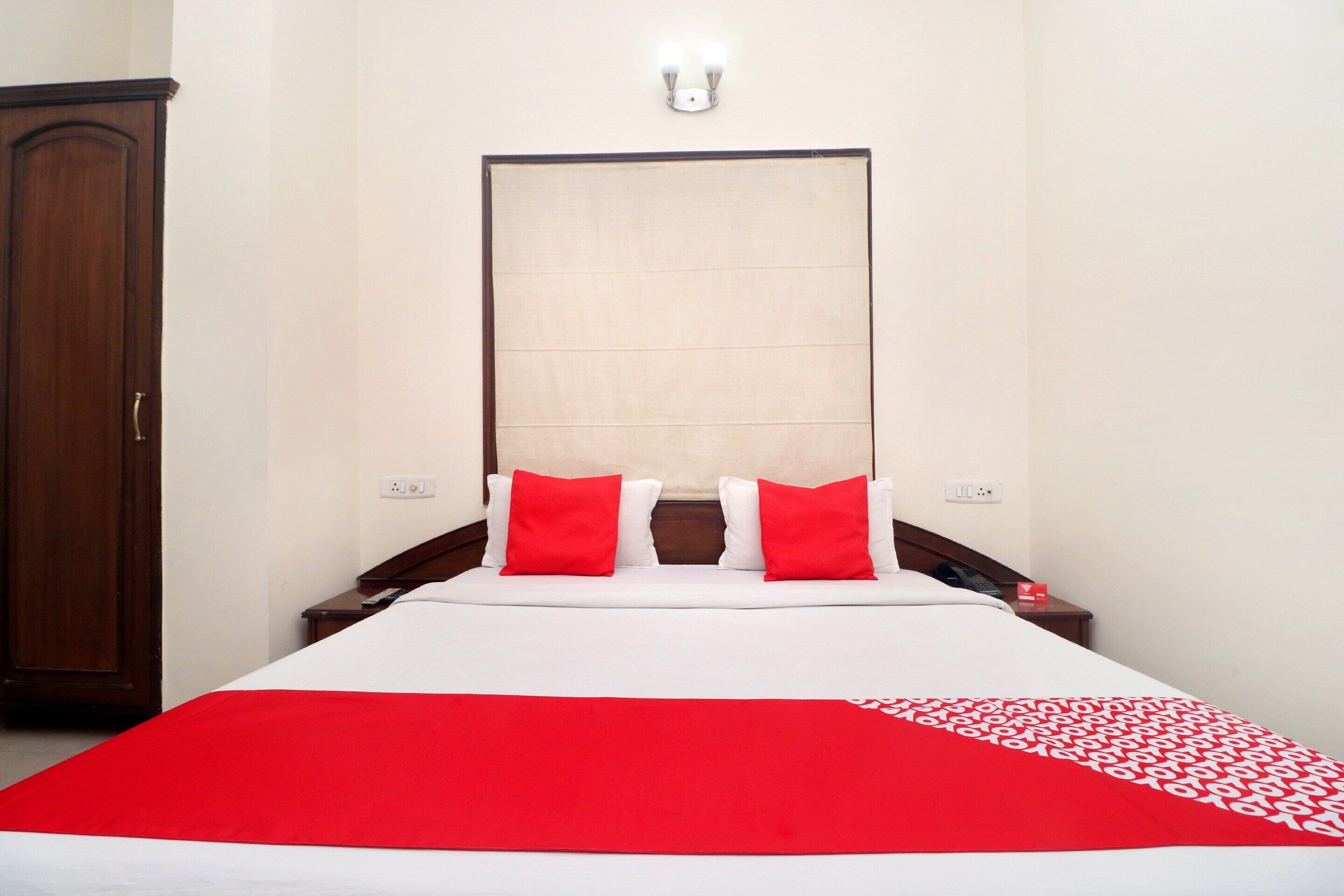 Deluxe Double or Twin Room, 1 King Bed | Free WiFi, bed sheets