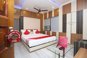 In-room safe, free WiFi - OYO 15578 Dora House (Kolkata)