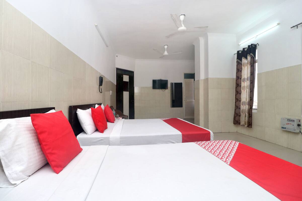 Free WiFi, bed sheets
