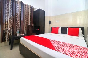 Free WiFi, bed sheets
