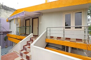 Front of property - OYO18966 Hotel The Blue Moon (Raipur)