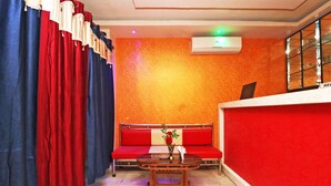 Lobby - OYO 16627 Xpress Inn (Barakpur)