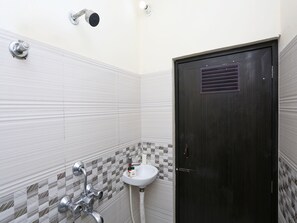 Phòng Tiêu chuẩn | Phòng tắm | Đồ dùng nhà tắm miễn phí, khăn tắm 