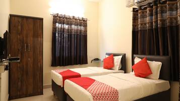 Double Room, 1 Queen Bed | Free WiFi