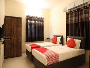 Double Room, 1 Queen Bed | Free WiFi - OYO 23431 Ocsa Inn (Nagpur)