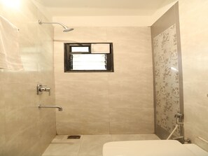 Double Room, 1 Queen Bed | Bathroom | Free toiletries, towels - OYO 23431 Ocsa Inn (Nagpur)