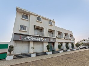 Exterior - OYO 26117 Hotel Siddhivinayak Celebrations (Niphad)