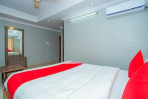 Free WiFi, bed sheets - OYO Flagship 18338 White Fort (Bengaluru)