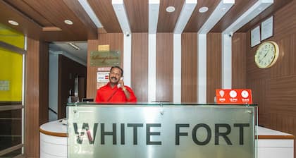 OYO Flagship 18338 White Fort