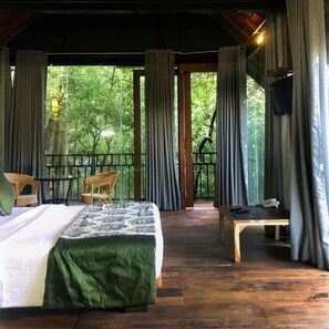 Superior Room, 1 King Bed, Mountain View | 1 bedroom, in-room safe, free WiFi, bed sheets - Arangala Forest Lodge (Naula)