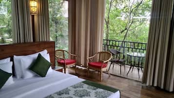 Superior King Room | 1 bedroom, in-room safe, free WiFi, bed sheets